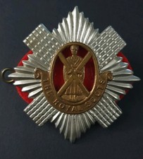 British Army - Royal Scots - The Royal Regiment - Bi-Metal - Cap Badge.