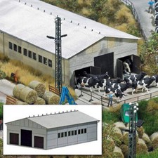 Busch 1410 HO/OO Gauge Concrete Farm Shed Kit