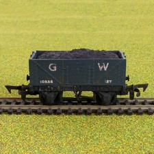 00 Gauge 12T GW Coal Wagon 10836 with Load for Model Railway