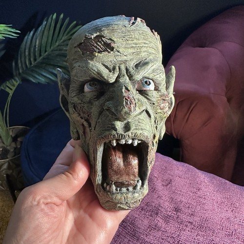 Zombie head plaque - trinket, box
