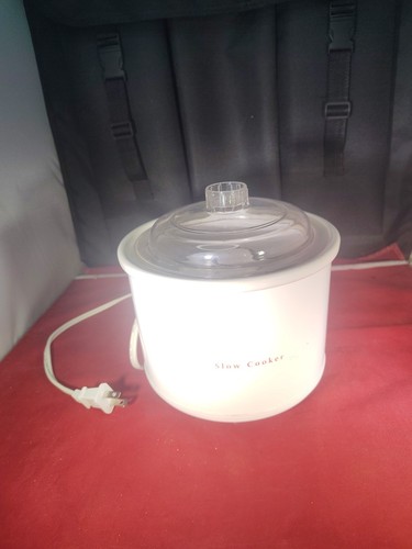 White quart slow cooker - 1,