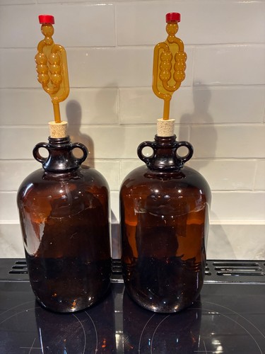 Demijohns brown for wine - demijohns, /