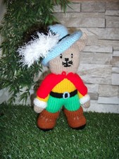 Hand-knitted ‘Puss in