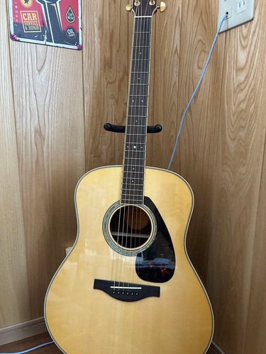Yamaha ll6are acoustic guitar - yamaha,