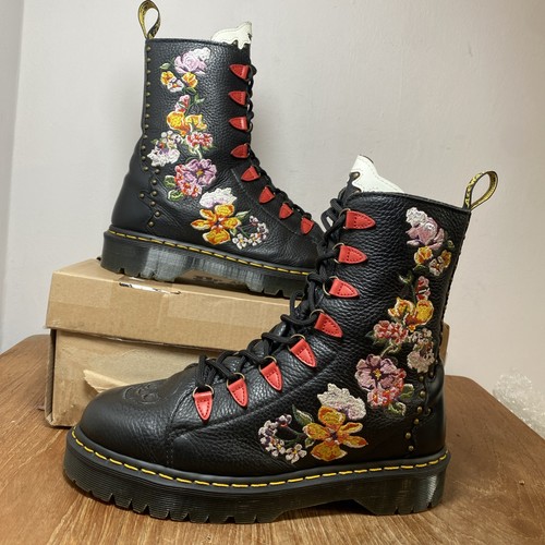 Martens nyberg aunt - dm’s,
