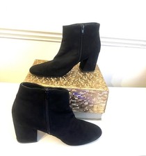 Peacocks Woman Black Faux