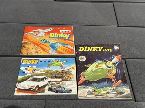 Dinky toys catalogue job - lot, /