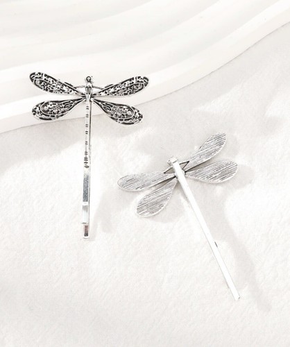 Silver sparkly - ❤️,
