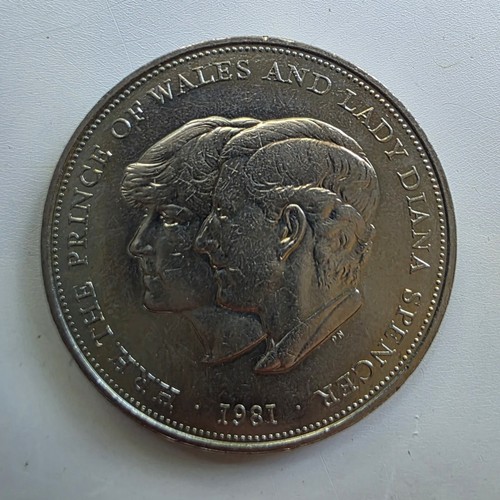 Crown coin 1981 royal - gb,