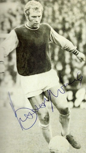 Bobby moore signed - bobby,