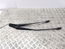 AUDI A4 B9 2019 PAIR OF FRONT WINDSCREEN WIPER ARMS LEFT & RIGHT 8W2955408