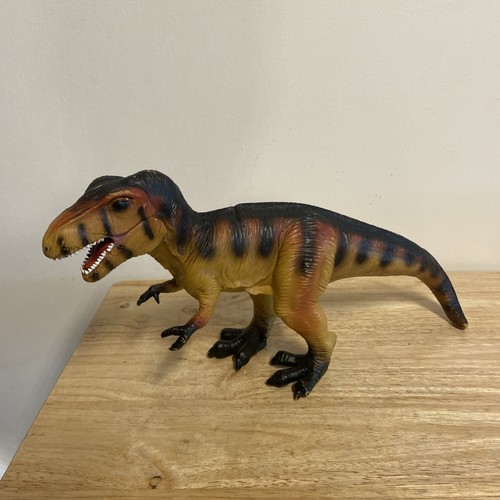 Large dinosaur tyrannosaurus - dinosaur, t