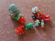 Wow Sledge With 2 Figures And Polar Bear And Penguin With Knight And Dragon