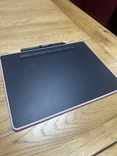 Wacom Intuos M Drawing Tablet With Stylus Pen & Bluetooth Pressure Sensitive