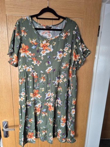 Roman green floral tiered - roman,
