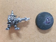 Warhammer 40k Ork Metal Gretchin Grot With Autogun And Winning smile!