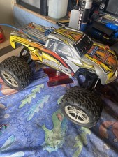 Traxxas revo 2.5 runs used
