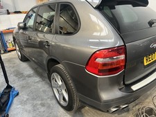Breaking 2007 Porsche Cayenne