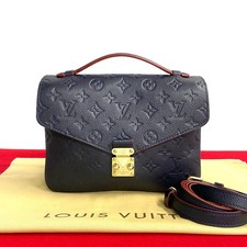 LOUIS VUITTON Pochette Metis