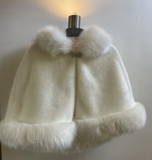 ?STUNNING IVORY FUR BRIDAL WEDDING CAPE COAT SHRUG DIAMANTÉ CLASP SIZE 10 12 14