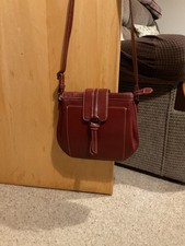 Ladies Lakeland Leather Crossbody Handbag