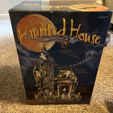 Spooky Animated Haunted House