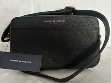Tommy Hilfiger crossbody Style