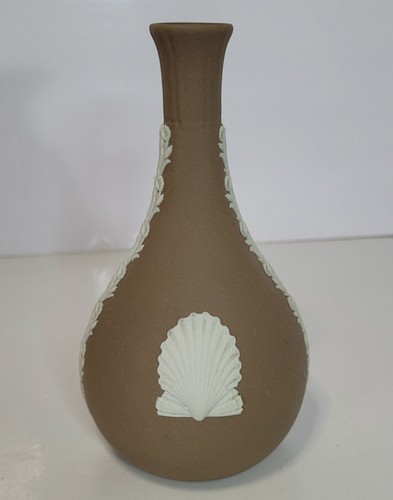 Wedgwood jasperware vase - jasperware, brown