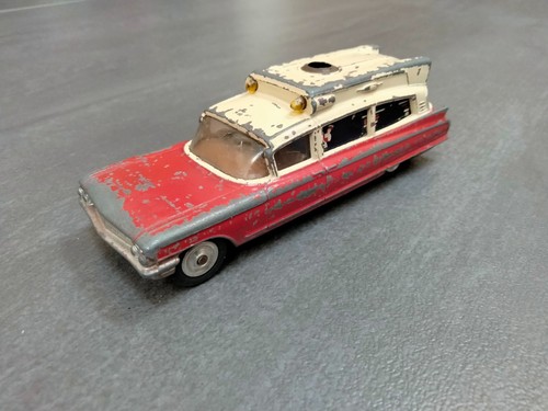 Corgi toys 437 cadillac - toys,