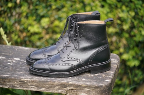 Barely worn crockett jones - &,