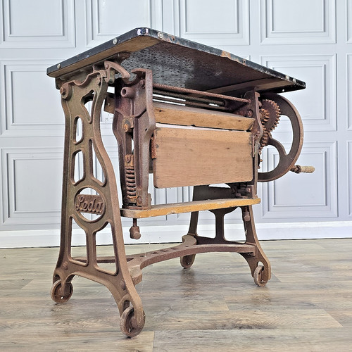 Antique leda box mangle - leda,