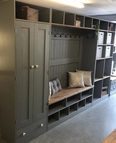 Large size boot mud room - size,