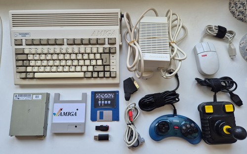 Recapped commodore amiga a600 - recapped,