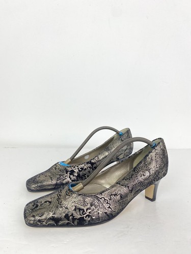 Equity black gold - black, paisley