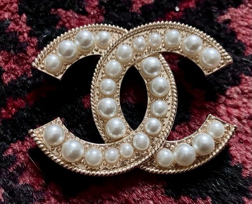 Chanel double pearl brooch - double, c