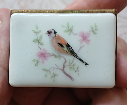Porcelain brass chaffinch - brass,