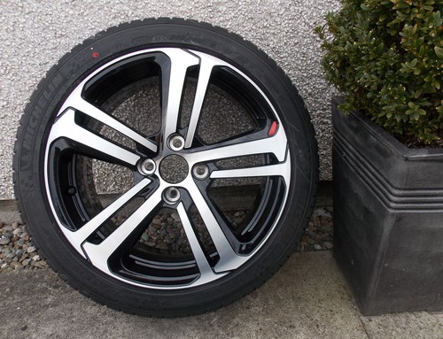 Genuine peugeot 208 line - peugeot, gt-line