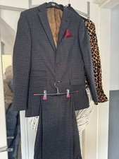 Boys Suit Perfect for Proms