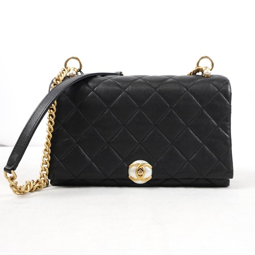 Chanel black quilted calfskin - chanel,