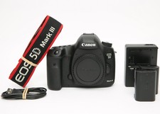 Canon EOS 5D Mark III DSLR