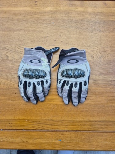 Oakley carbon knuckle