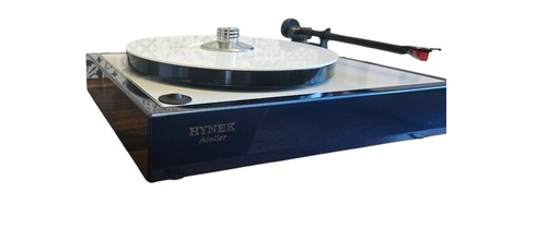 Hynek atelier custom rega - hynek,