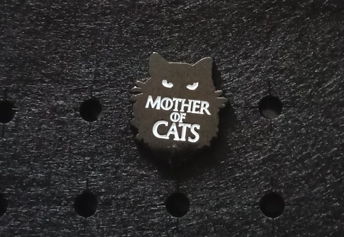 Black cat pin badge - black,