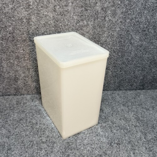 Tupperware 484 half - tupperware, gallon