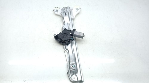 10233938zs11 rear right window - rear,