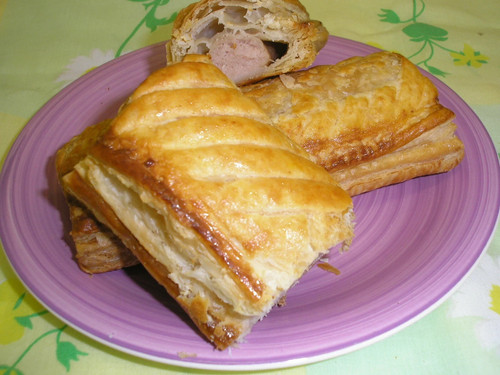 Sausage rolls in puff - 10,