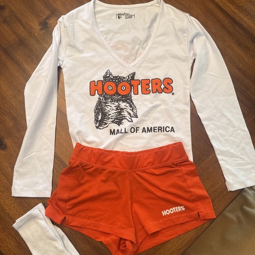 Hooters complete piece - hooters,