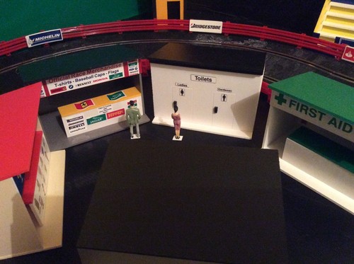 Scale toilet hut building - scale,