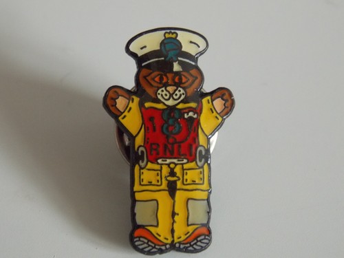 Rnli pin badge crew member - badge, cat