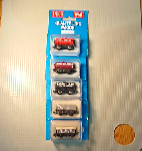 Peco gauge freight wagon - n,